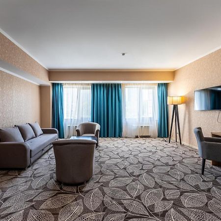 Renion Park Hotel อัลมาตี ภายนอก รูปภาพ