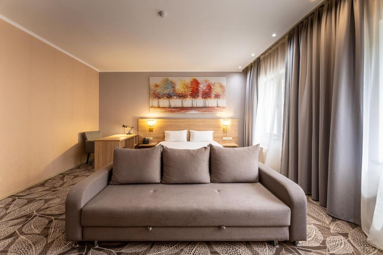 Renion Park Hotel อัลมาตี ภายนอก รูปภาพ