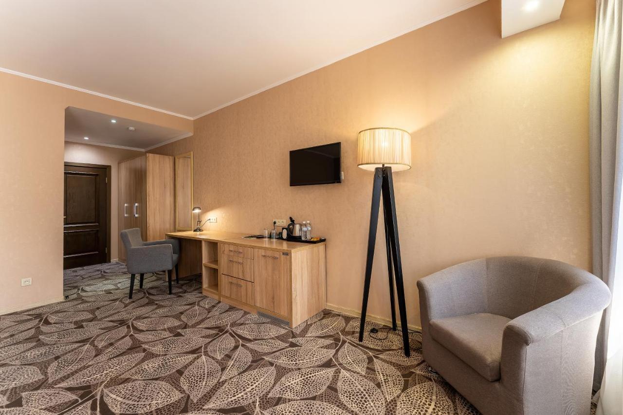 Renion Park Hotel อัลมาตี ภายนอก รูปภาพ