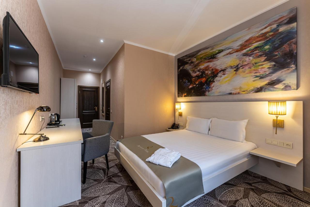 Renion Park Hotel อัลมาตี ภายนอก รูปภาพ