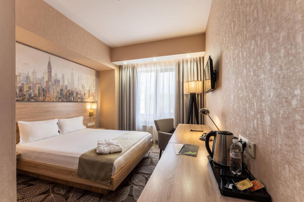 Renion Park Hotel อัลมาตี ภายนอก รูปภาพ