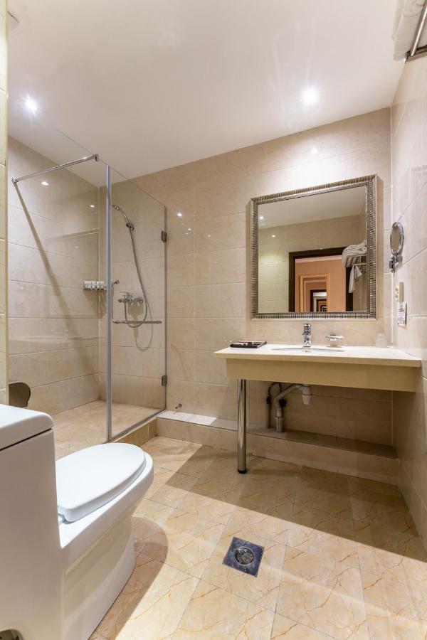 Renion Park Hotel อัลมาตี ภายนอก รูปภาพ