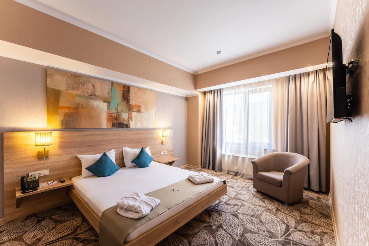Renion Park Hotel อัลมาตี ภายนอก รูปภาพ