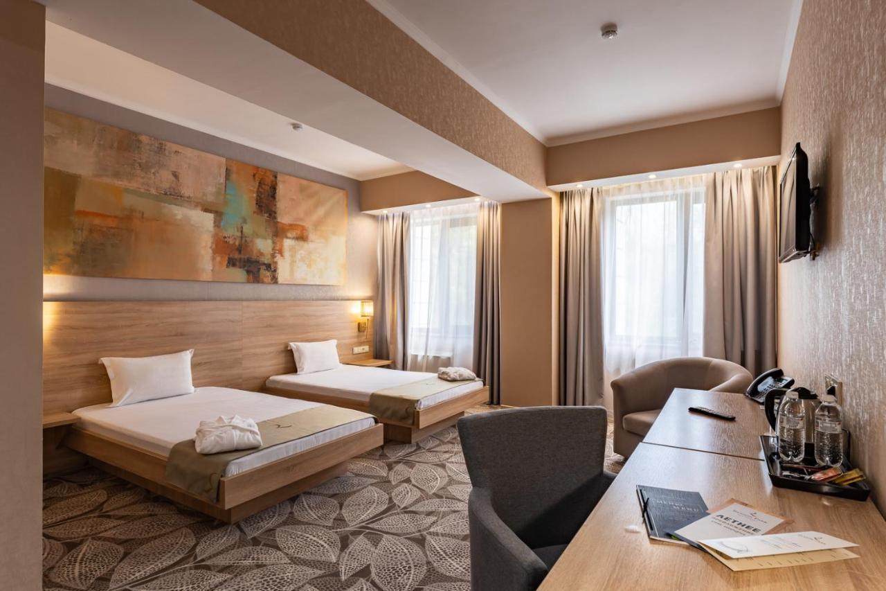 Renion Park Hotel อัลมาตี ภายนอก รูปภาพ