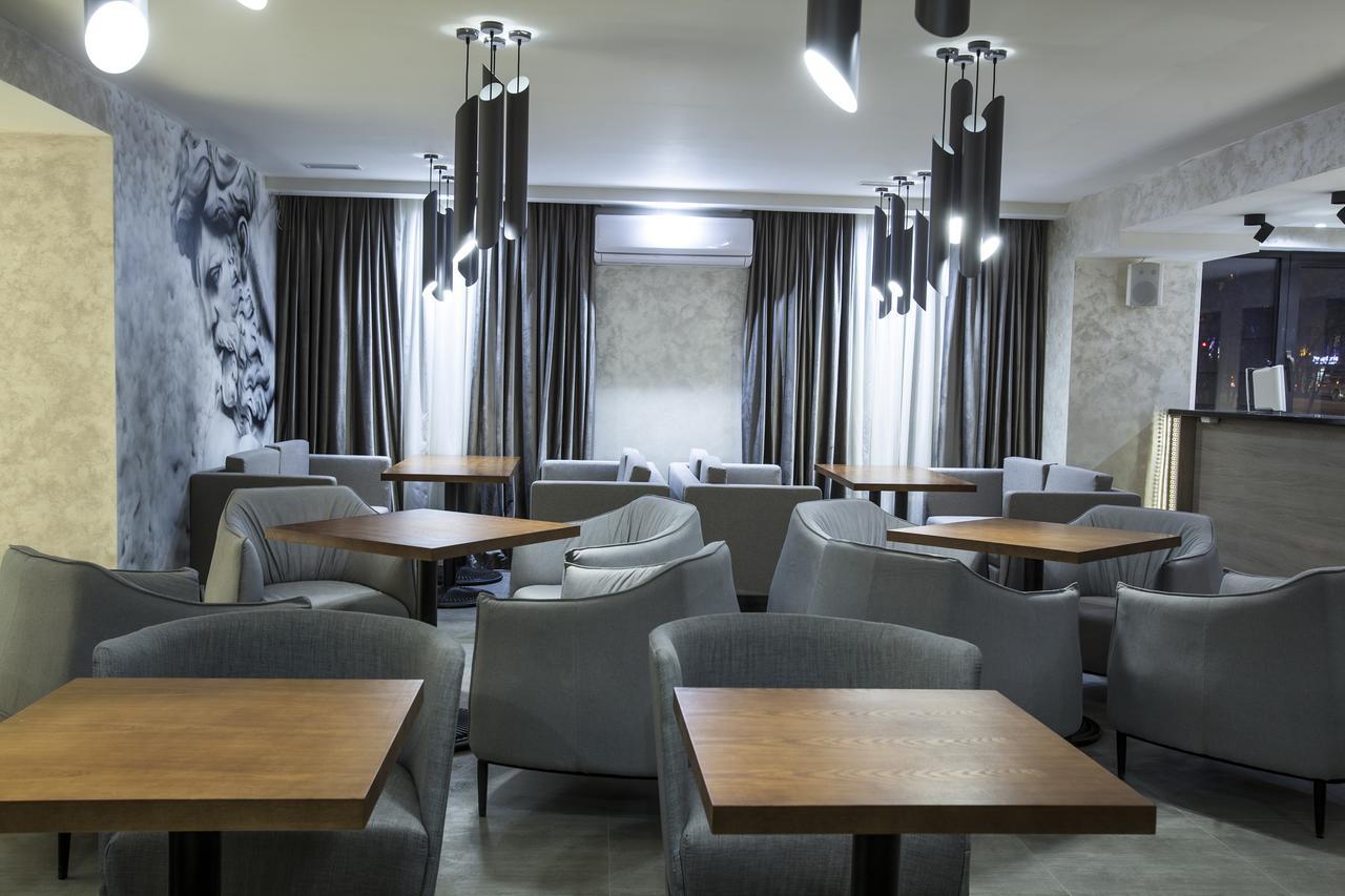 Renion Park Hotel อัลมาตี ภายนอก รูปภาพ