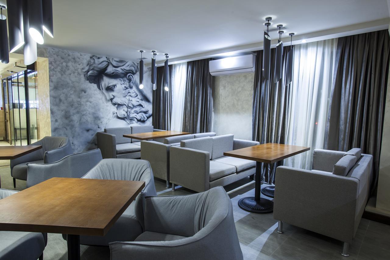 Renion Park Hotel อัลมาตี ภายนอก รูปภาพ