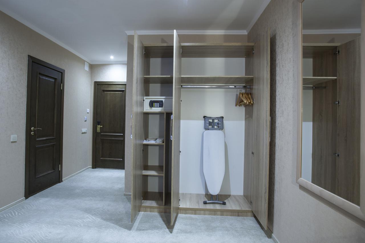 Renion Park Hotel อัลมาตี ภายนอก รูปภาพ